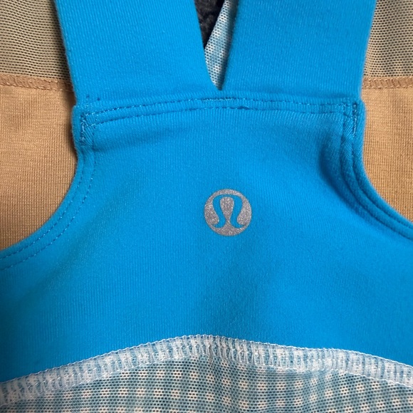 Lululemon Women’s Athletic Tank Top Size 8 Blue Workout Yoga Top - Picture 3 of 4